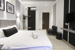 Superior Double Room | Desk, iron/ironing board, free WiFi, bed sheets - D'New 1 Hotel Near Sunway Pyramid, 6 Min Only (Petaling Jaya)