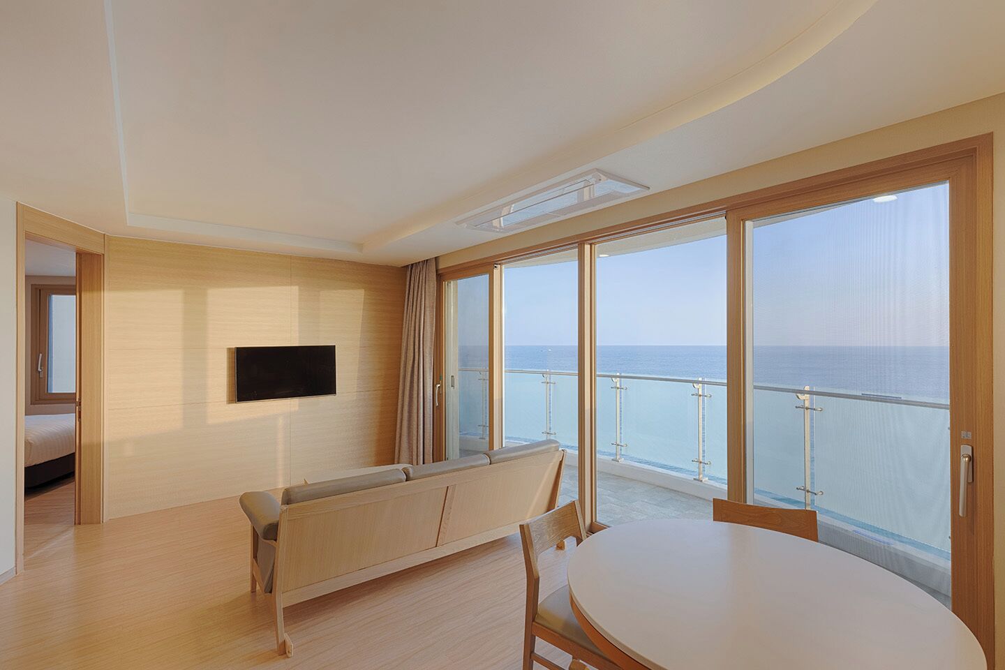[Resort] Suite (Kitchen/Panoramic View/Bed) | Premium bedding, WiFi, bed sheets
