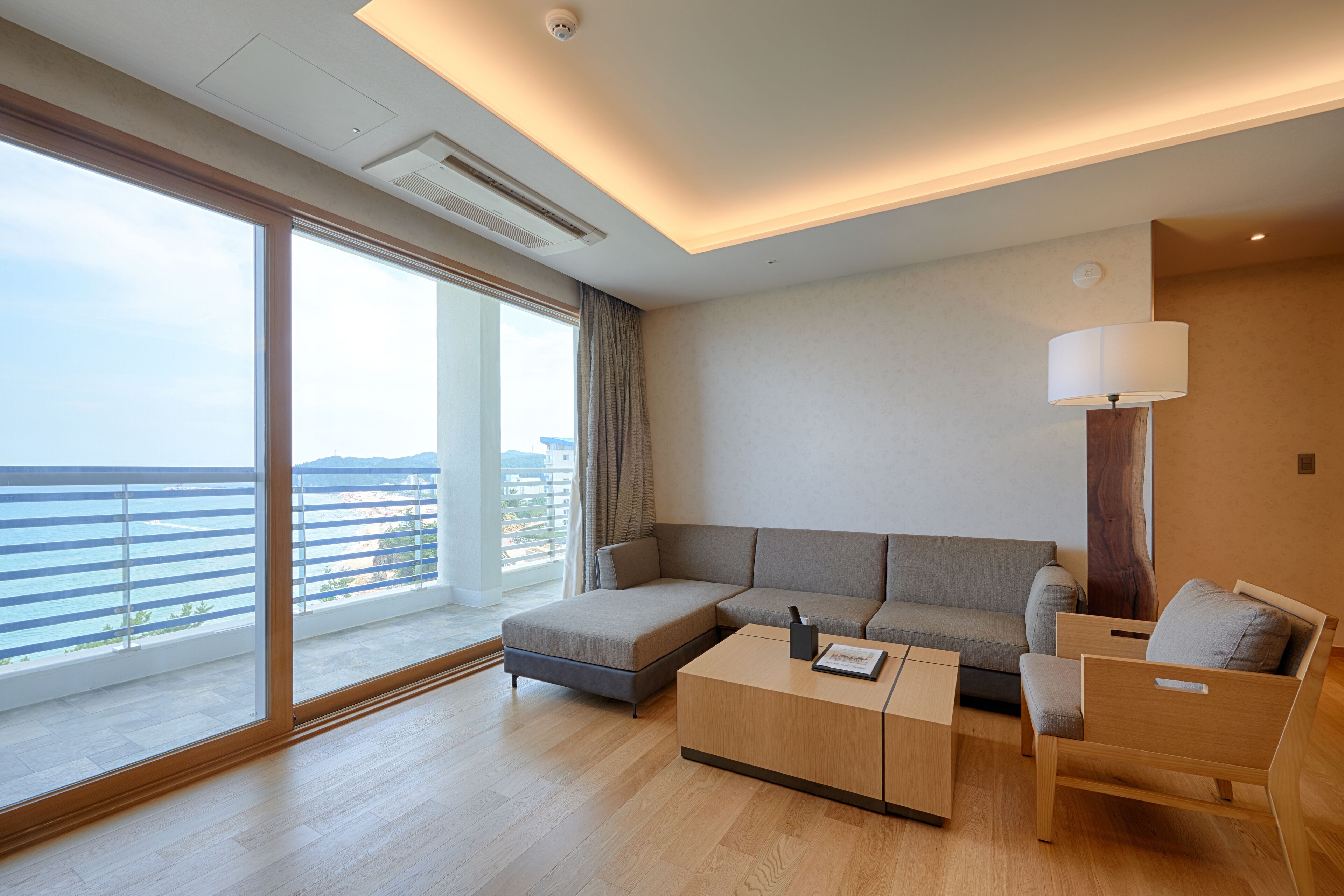 1 bedroom, premium bedding, wifi, bed sheets