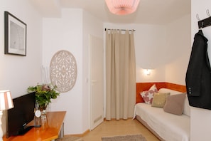 Bureau, Wi-Fi gratuit, draps fournis