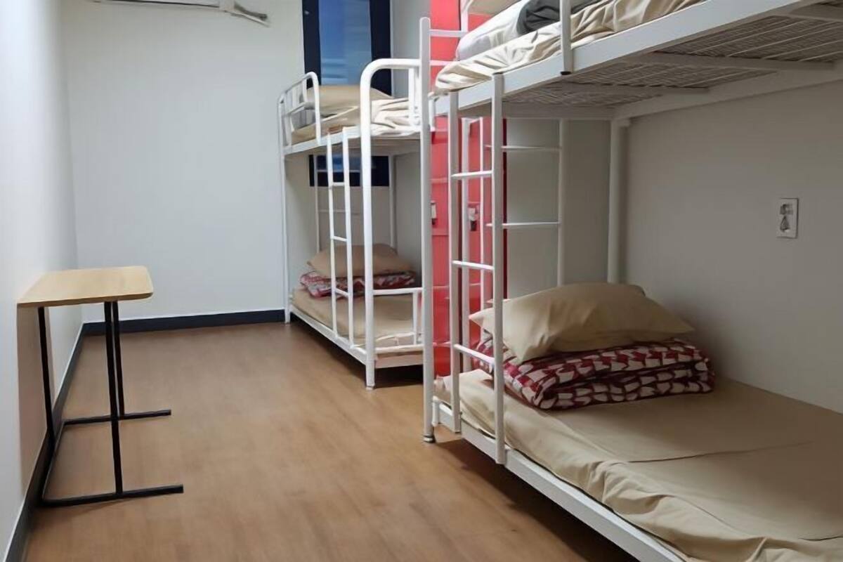 Soundproofing, free WiFi, bed sheets