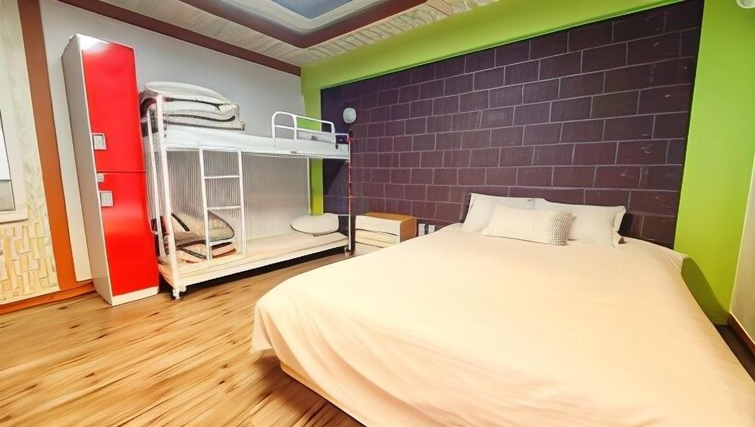 Insonorización, wifi gratis y ropa de cama 