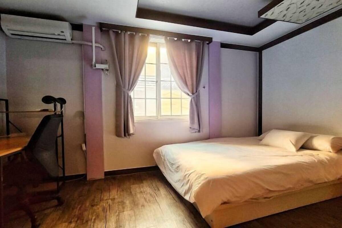Insonorización, wifi gratis y ropa de cama