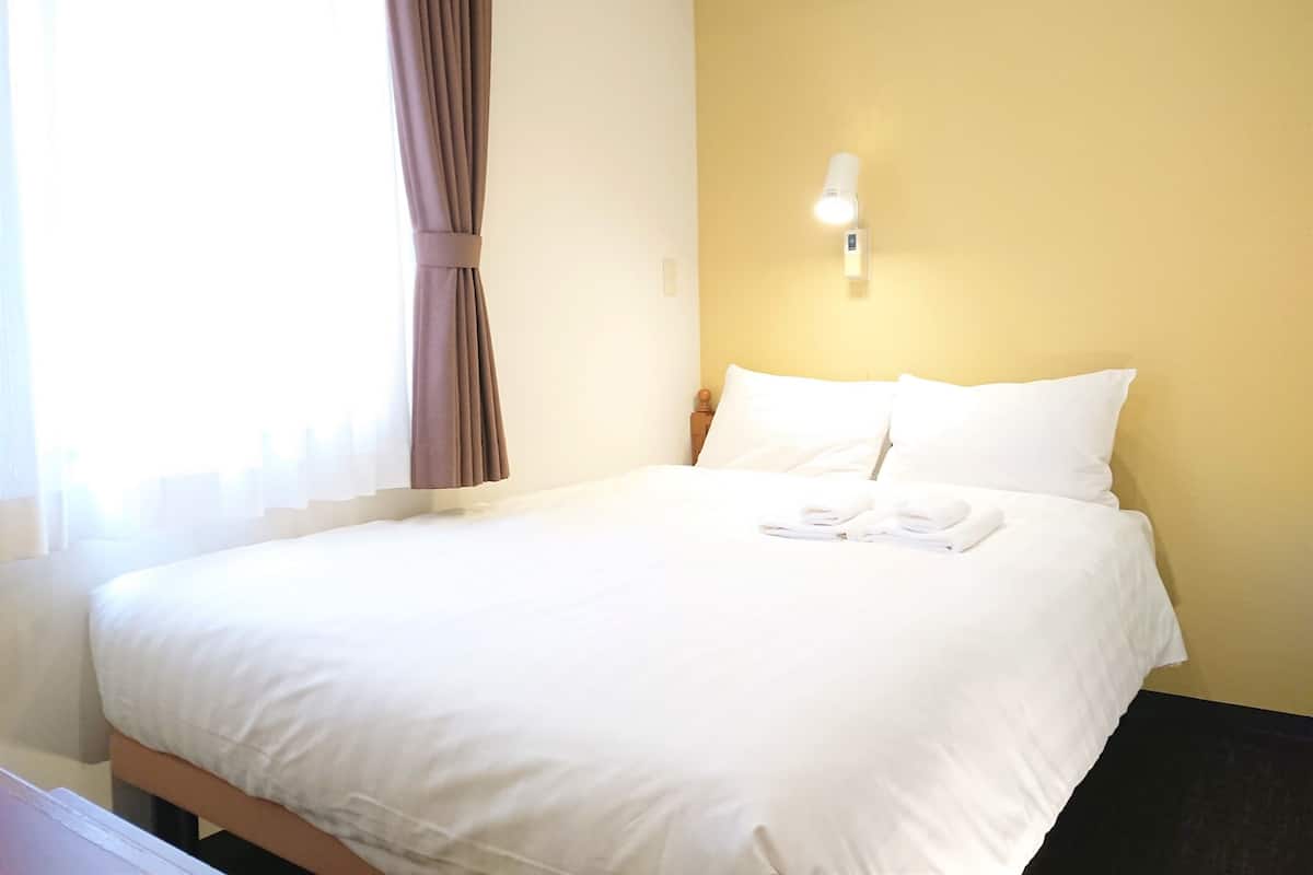 Down duvets, desk, blackout curtains, free WiFi