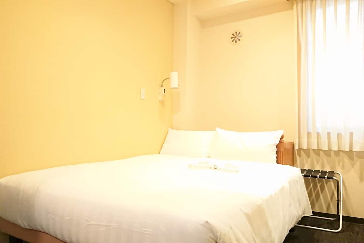 Down duvets, desk, blackout curtains, free WiFi