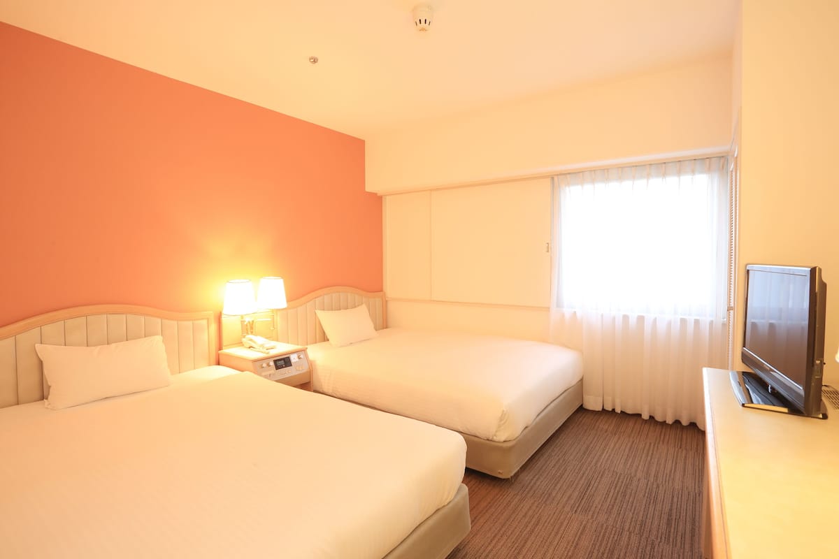 In-room safe, desk, laptop workspace, free WiFi