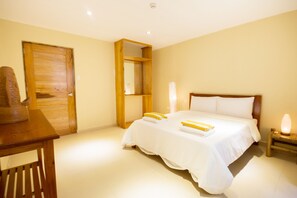 Family Suite | Individually decorated, blackout curtains, bed sheets - Boracay Amor Apartments (Boracay Island)