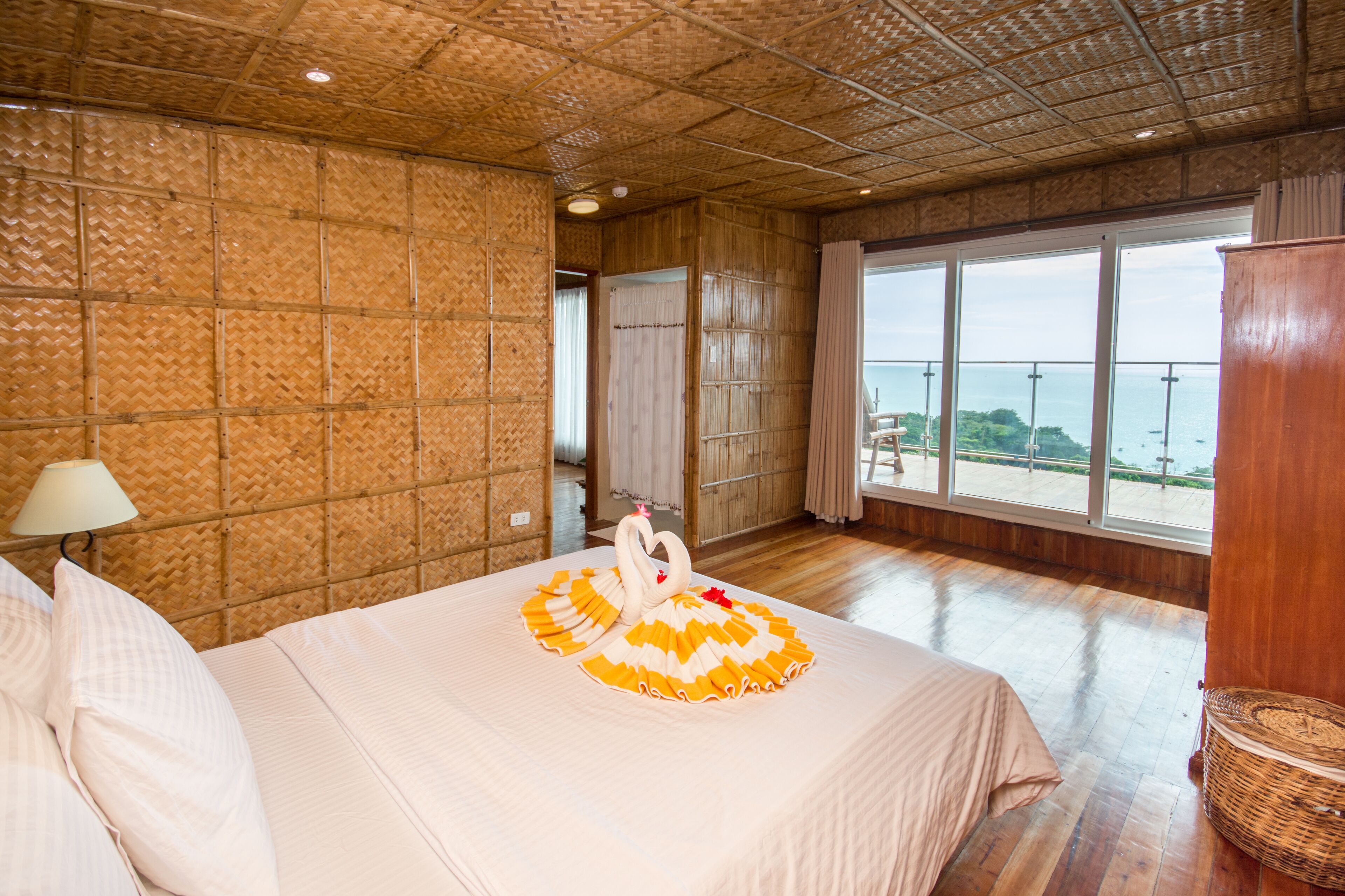 Honeymoon Suite
