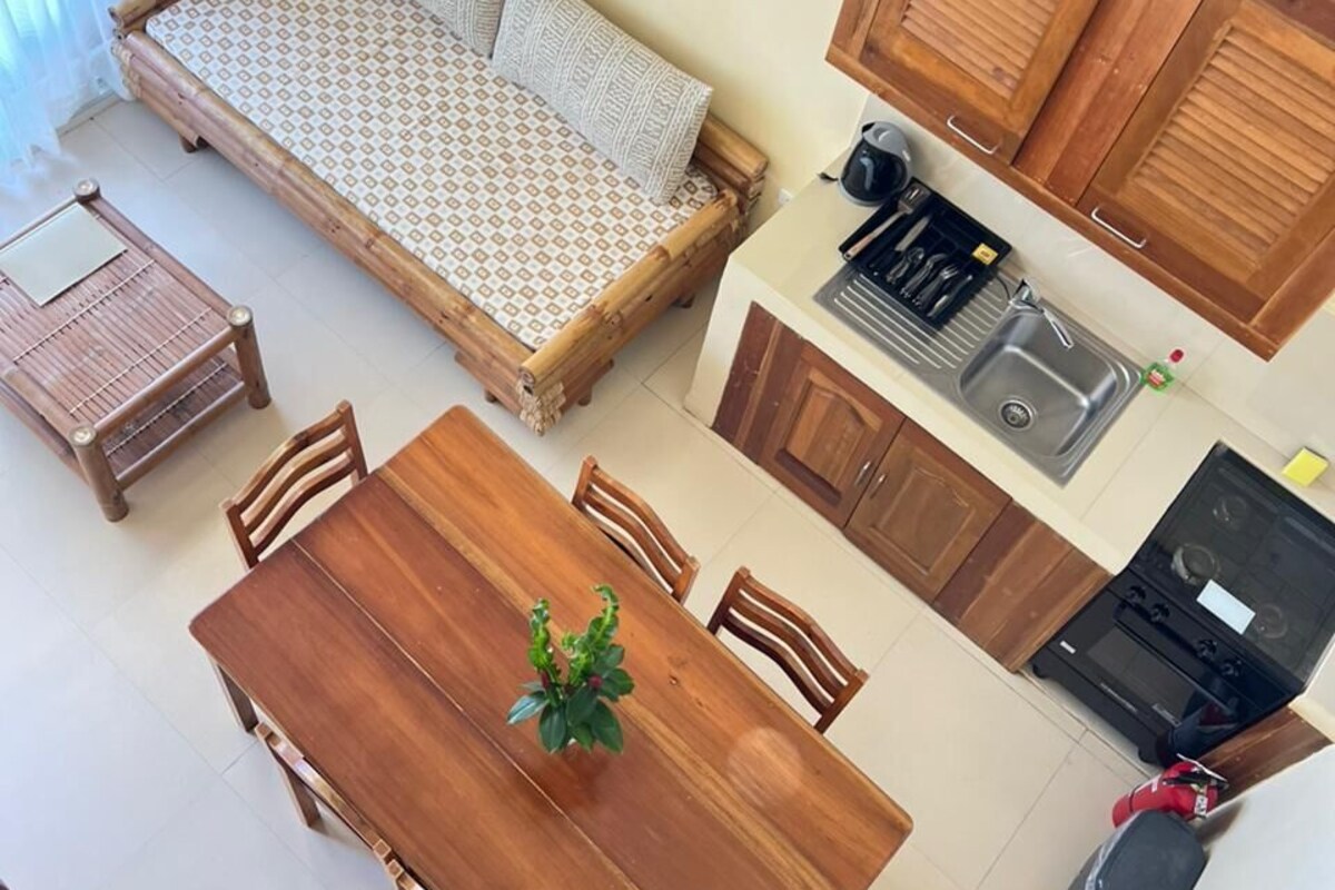 2 Bedroom Apartment: Loft Style with Jacuzzi | Living area | 36-inch LCD TV with cable channels, TV