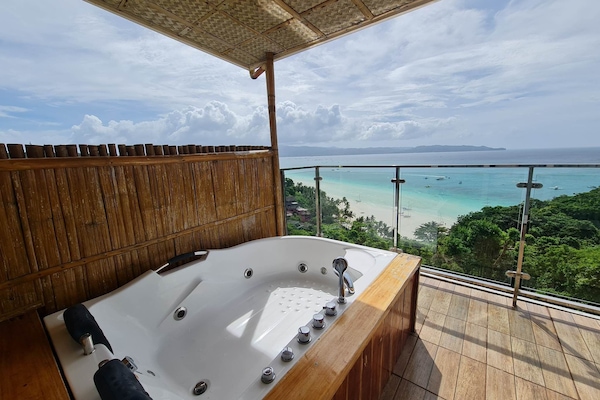 Honeymoon Suite | Balcony