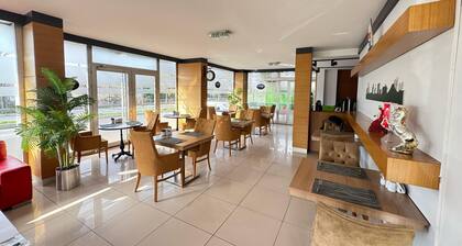 Lounge Boutique Hotel
