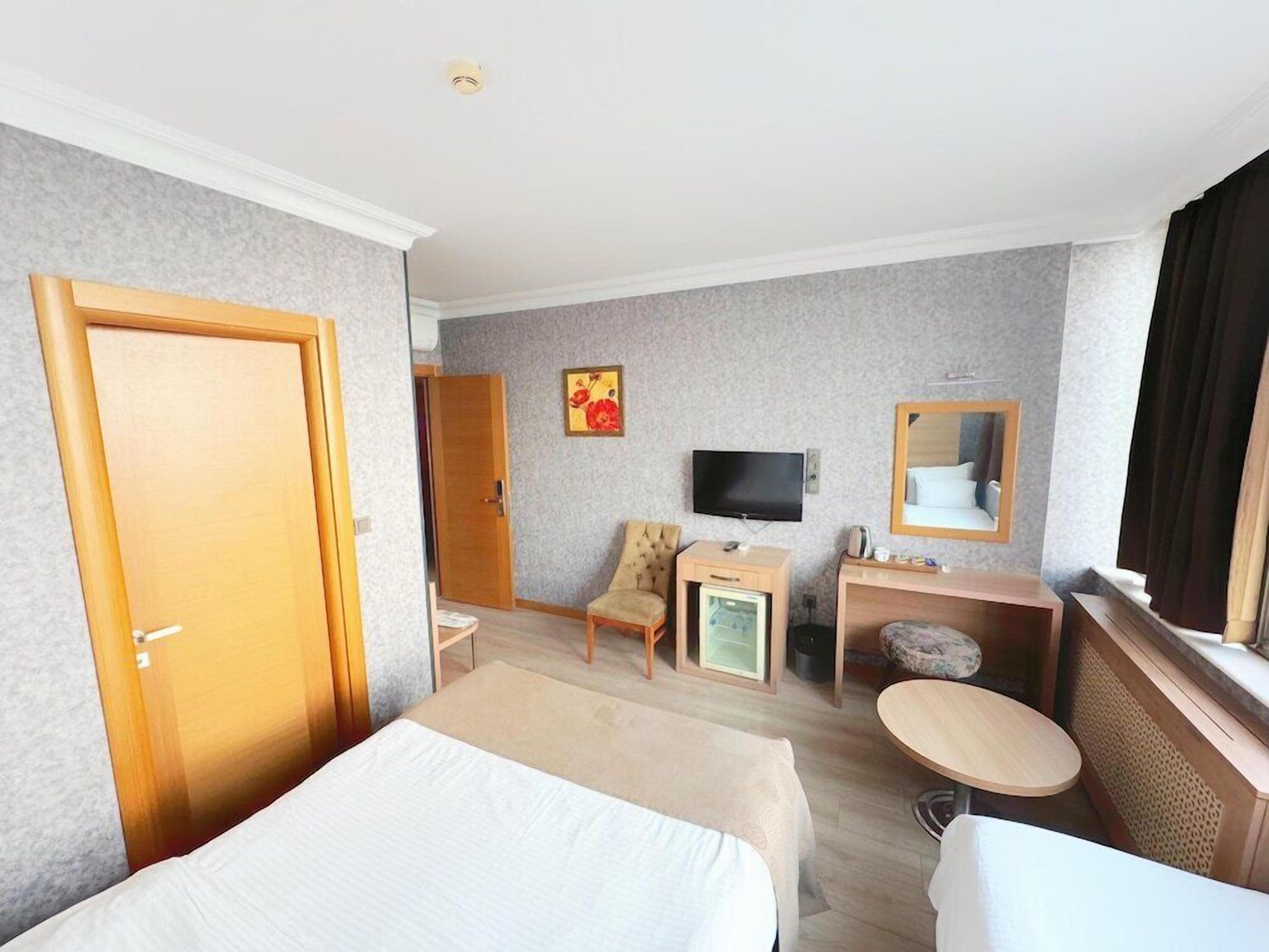 Premium bedding, minibar, in-room safe, soundproofing