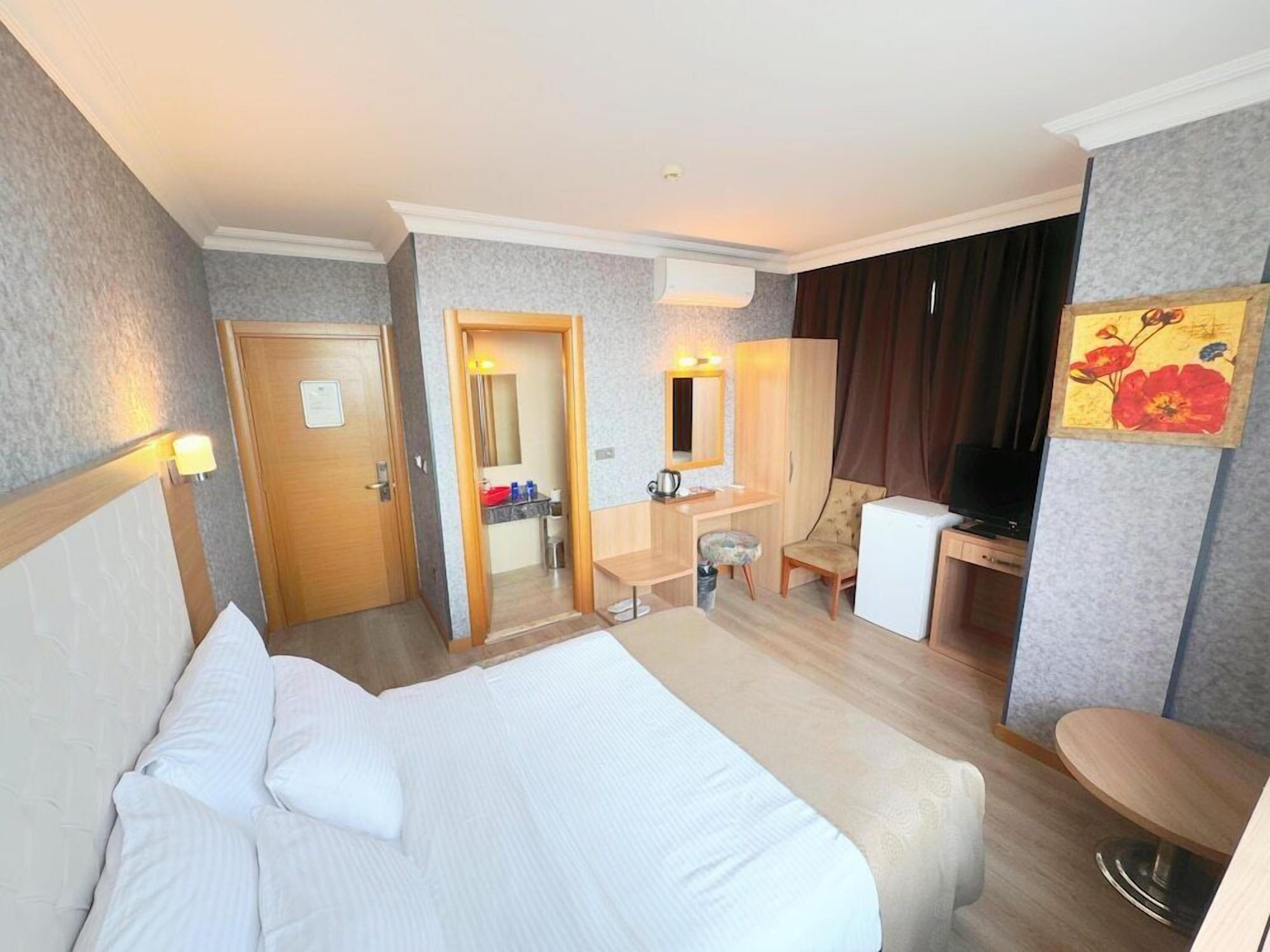 Premium bedding, minibar, in-room safe, soundproofing