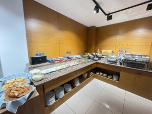 Breakfast and dinner served  - Lounge Boutique Hotel (Istanbul)