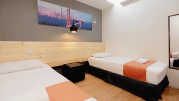 Chambre Standard avec lits jumeaux | Bureau, Wi-Fi gratuit, draps fournis