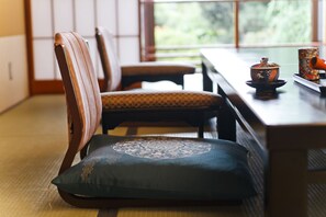 Japanese Style Standard Room | In-room safe, free WiFi, bed sheets