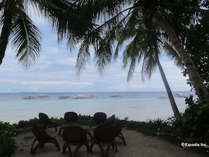 Di pantai