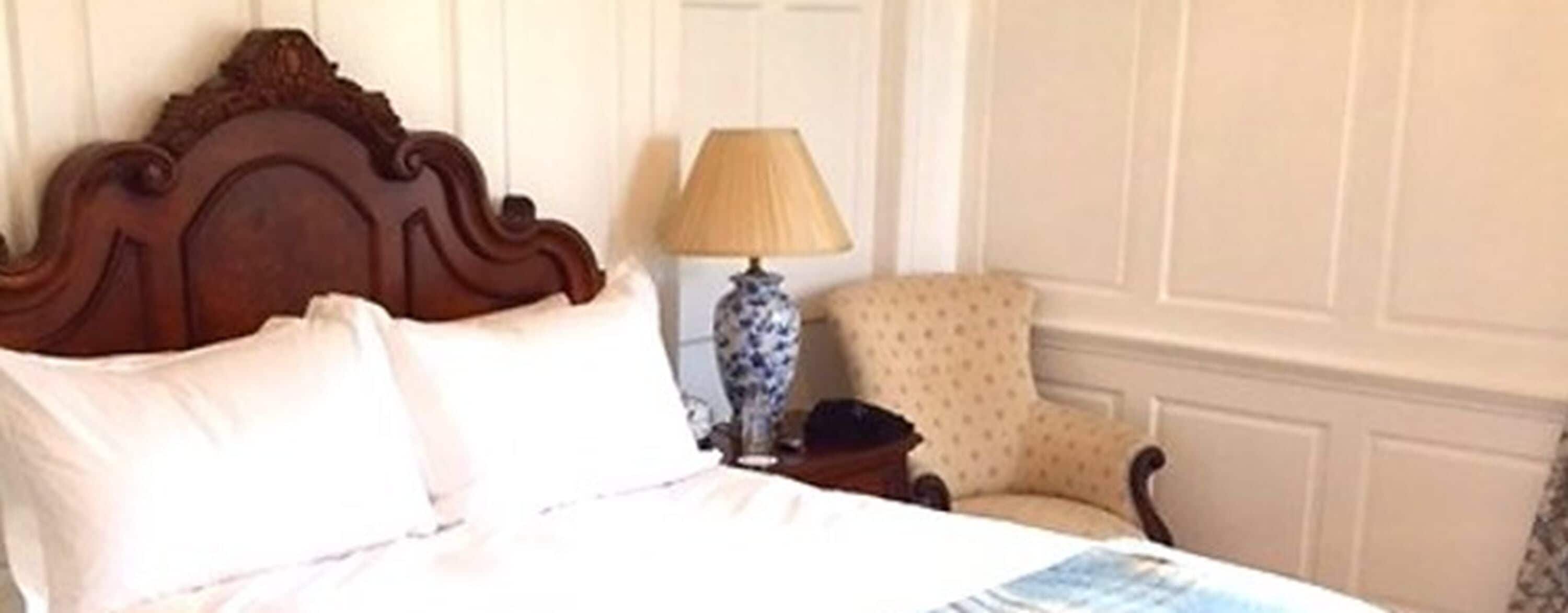 premier double room, 1 king bed, bathtub, ocean view | 1 bedroom, in-room safe, individually decorated, free wifi