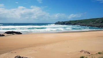 Classic Double Room, Ocean View | In-room safe, individually decorated, free WiFi, bed sheets