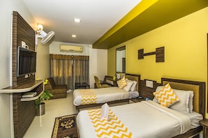1 bedroom, premium bedding, in-room safe, desk