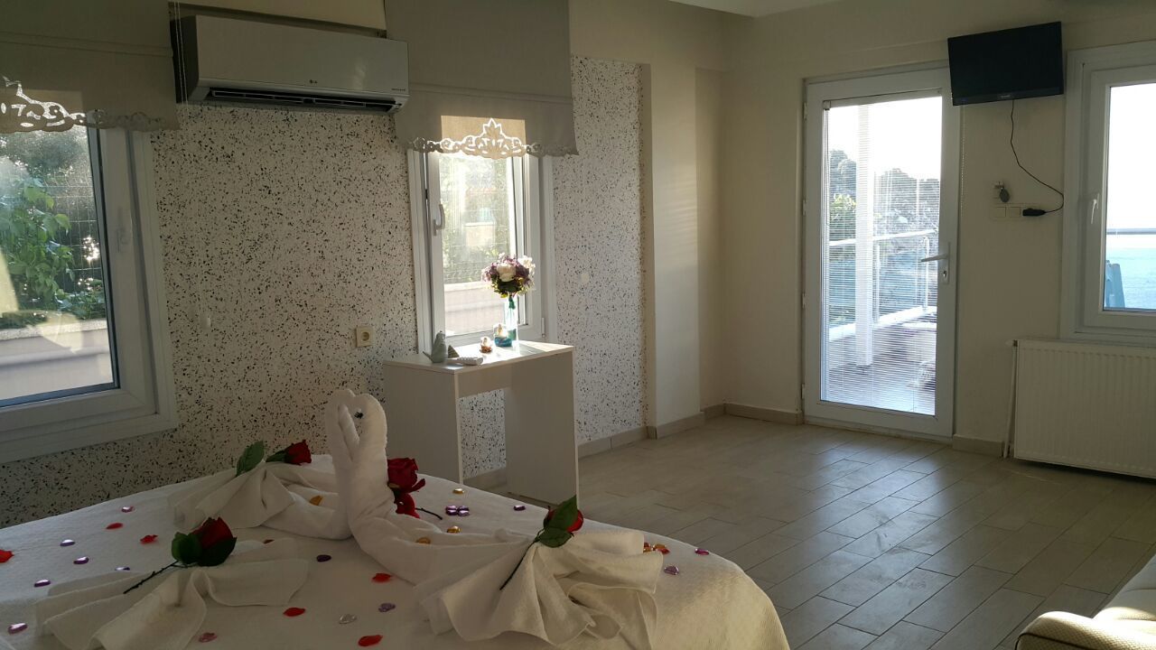 Deluxe Double Room, Balcony, Sea View | Desk, free cots/infant beds