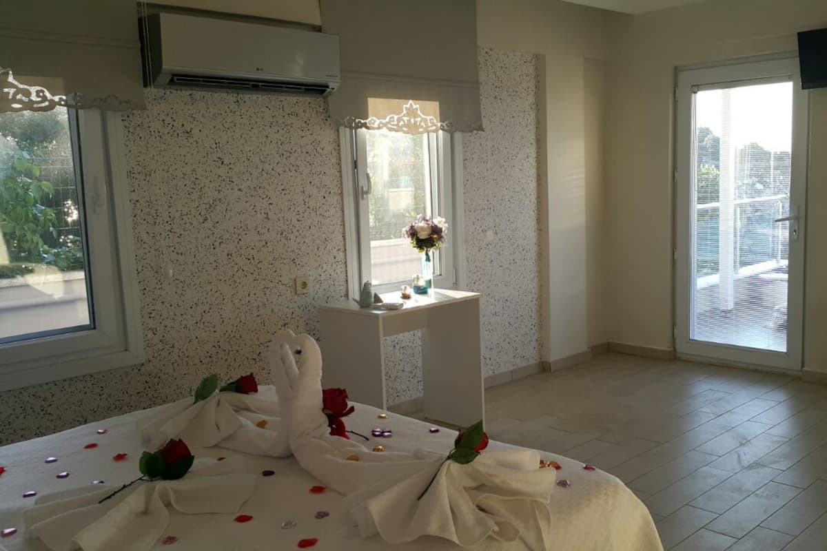 Deluxe Double Room, Balcony, Sea View | Desk, free cots/infant beds