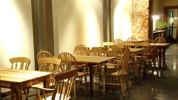 Se ofrece un desayuno continental (8.00 EUR por persona)