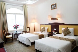 슈피리어룸, 싱글침대 2개, 금연 | 1 개의 침실, 미니바, 책상, 암막 커튼