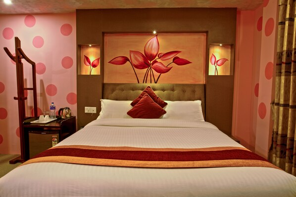 Deluxe Room, 1 Bedroom, Non Smoking | Coffee and/or coffee maker