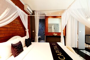 Deluxe Double Room, Pool View | Desk, free WiFi, bed sheets