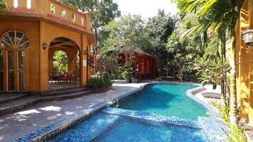 Outdoor pool, pool loungers