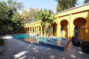 Outdoor pool, sun loungers