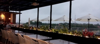 Front One Hotel Pamekasan Madura
