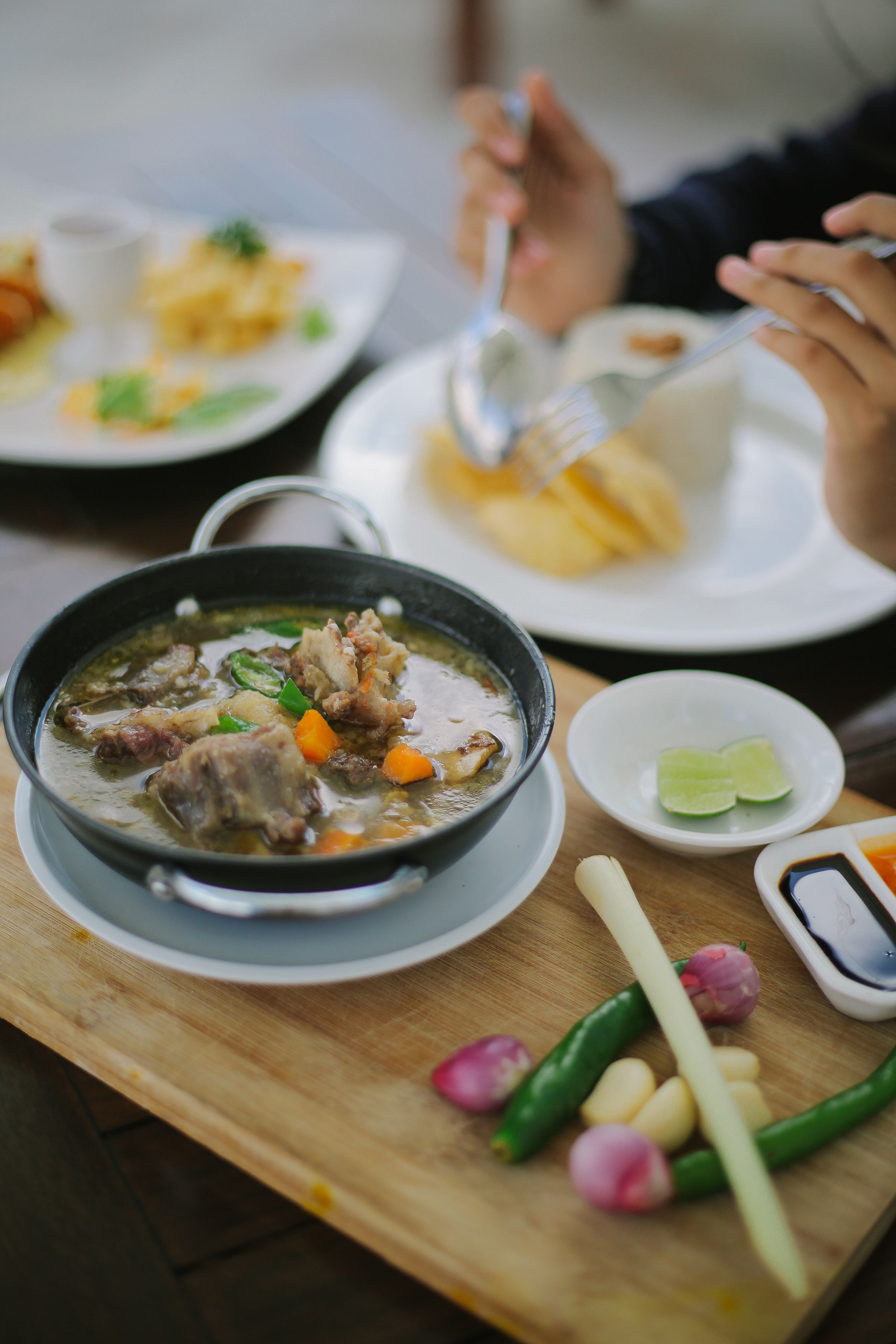 Frukost enligt egen beställning varje dag (IDR 50000 per person)