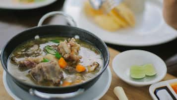 Daily cooked-to-order breakfast (IDR 50000 per person)