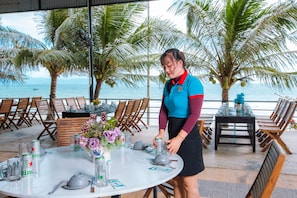 Breakfast, lunch served; local and international cuisine, beach views
