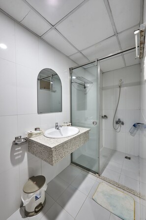 Bathroom amenities - Kim Khoi hotel (Ho Chi Minh City)