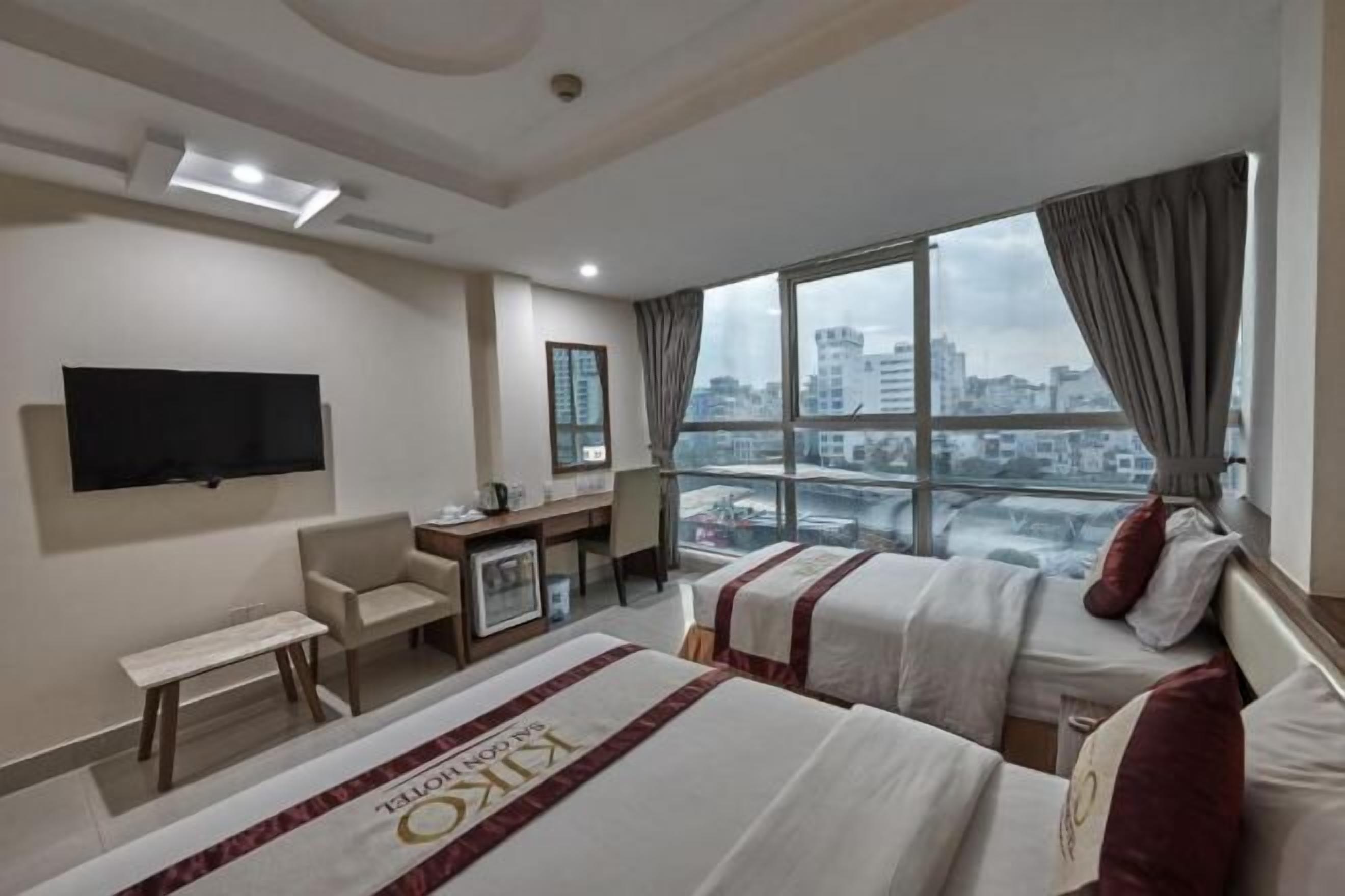 Desk, soundproofing, iron/ironing board, free WiFi