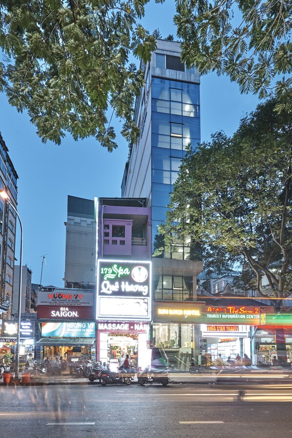 Front of property - Kim Khoi hotel (Ho Chi Minh City)