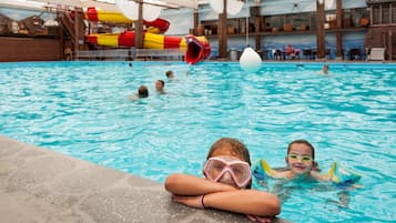 Una piscina cubierta