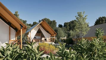 Glampingtent Luxe 6 | 2 bedrooms, individually decorated, individually furnished, free WiFi