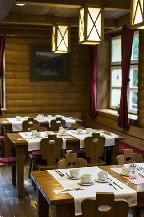 Free daily local cuisine breakfast 