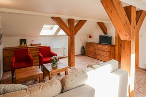 Juniorsvit | Vardagsrum | Platt-tv