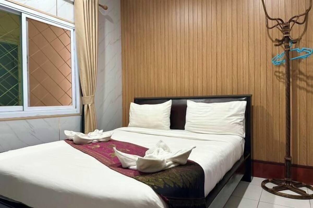 Desk, free WiFi, bed sheets