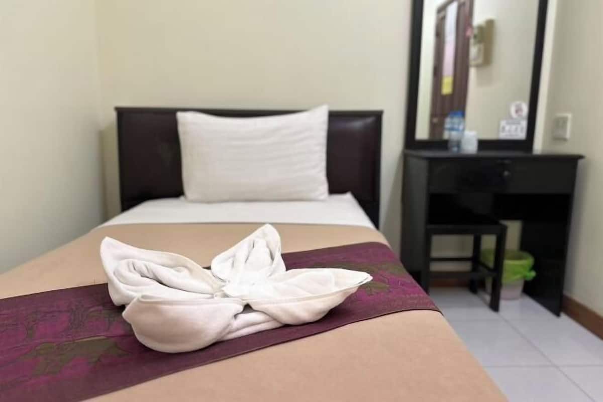 Desk, WiFi (free), bed sheets