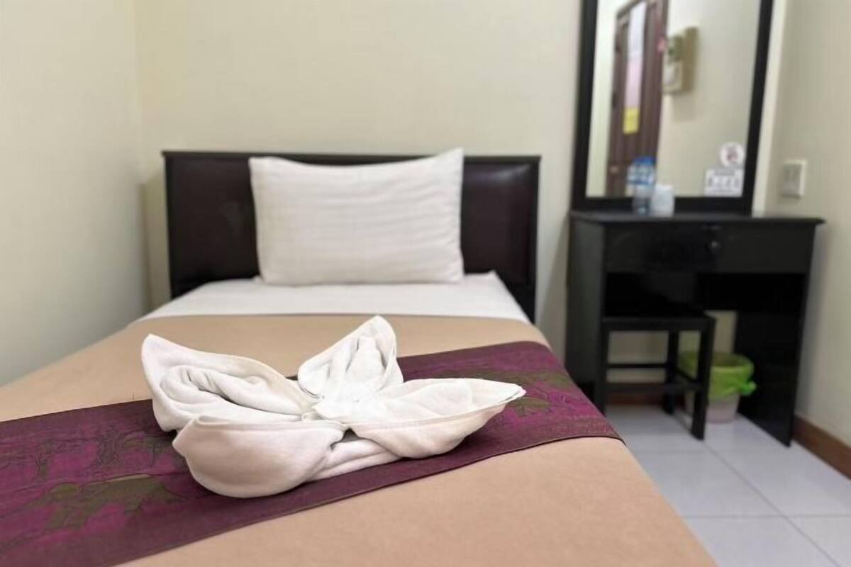 Desk, free WiFi, bed sheets