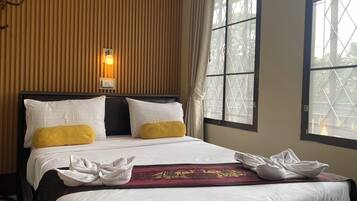 Desk, free WiFi, bed sheets