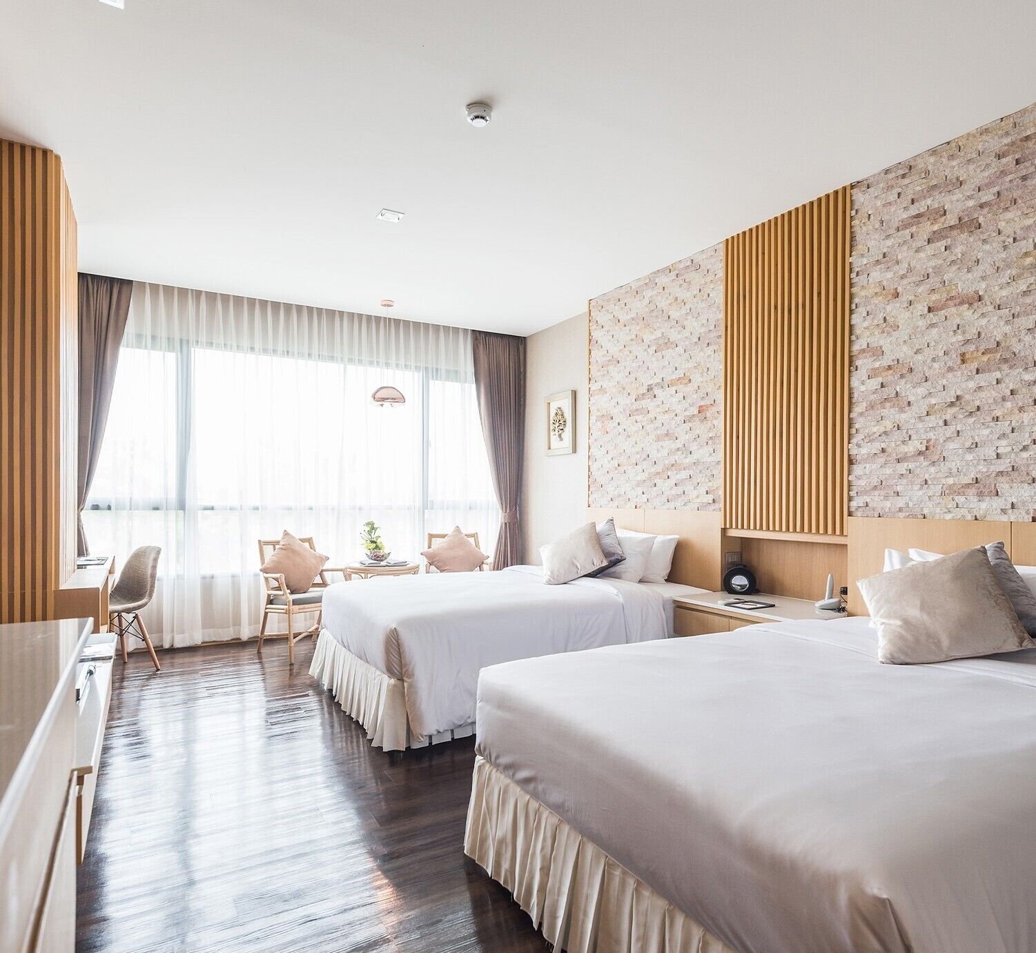 In-room safe, desk, blackout drapes, soundproofing