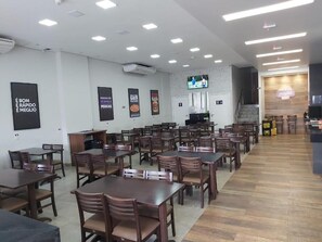 Free daily buffet breakfast  - Panorama Convention Hotel (Coronel Fabriciano)