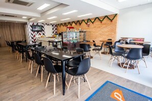 Tägliches inbegriffenes Frühstücksbuffet